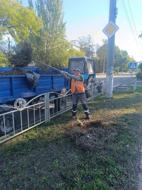 Мариупольские коммунальщики подвели итоги работы за 3—4 октября Мариупольские коммунальщики подвели итоги работы за 3—4 октября