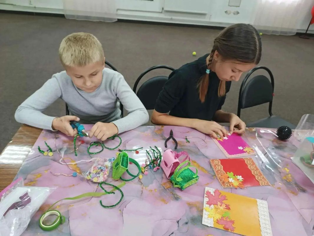В клубе пгт Карло-Марксово кипит творческая работа! В клубе пгт Карло-Марксово кипит творческая работа!