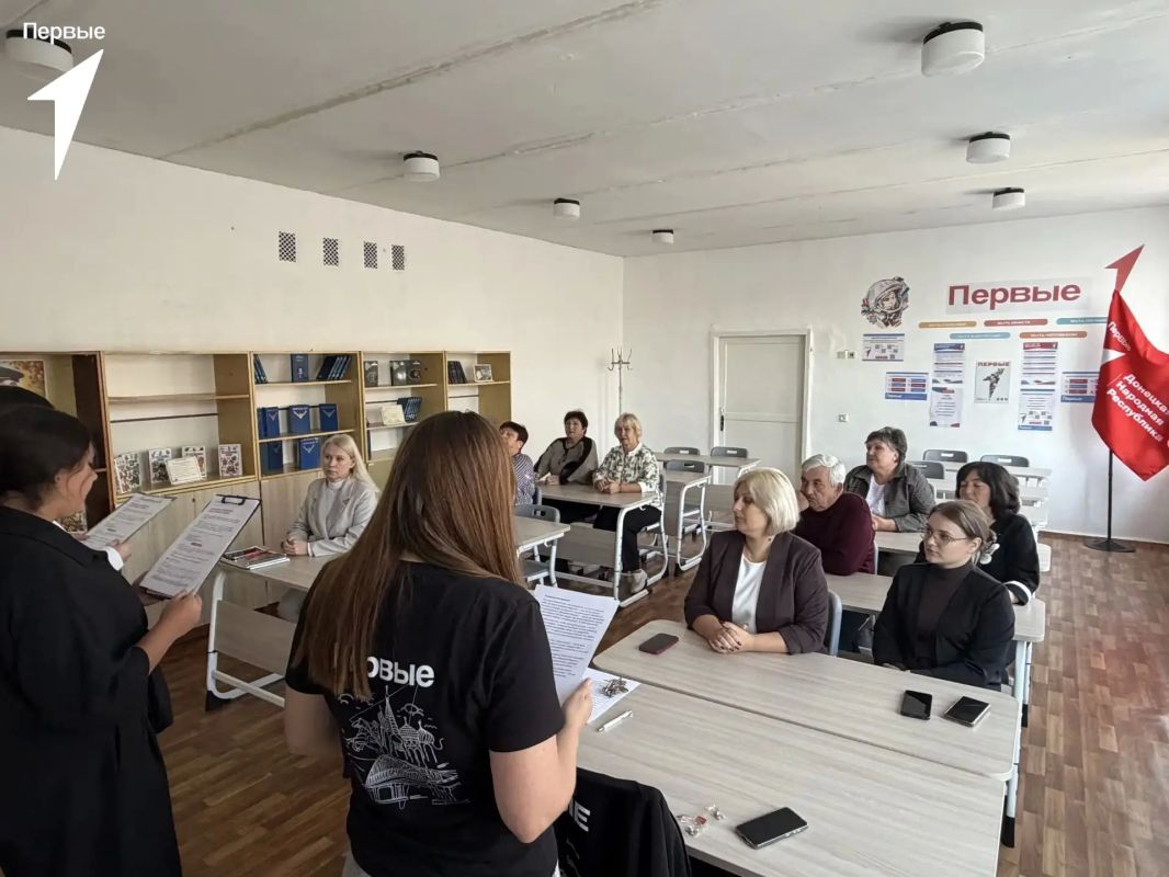 Наставники Первых. В Свободненской школе Совет Первых провёл мероприятие ко Дню учителя в рамках проекта «Торжественное посвящение в Движение Первых» Главное событие — церемония посвящения в наставники: новым наставникам...