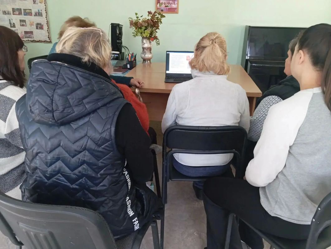 Дебальцевский городской литературно-исторический музей представляет тематическую выставку, посвященную памяти нашего выдающегося земляка, советского государственного и партийного деятеля Бориса Евдокимовича Щербины Дебальцевский городской литературно-исторический музей представляет тематическую выставку, посвященную памяти нашего выдающегося земляка, советского государственного и партийного деятеля Бориса Евдокимовича Щербины