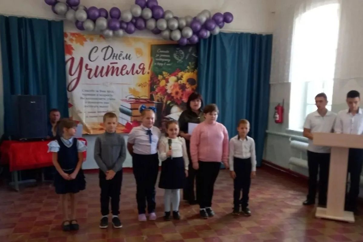 Наталья Великодная: ДЕНЬ УЧИТЕЛЯ. В школах Тельмановского муниципального округа состоялись торжественные концерты, посвящённые Дню учителя! Это событие стало ярким и душевным праздником, объединяющим учеников и педагогов Наталья Великодная: ДЕНЬ УЧИТЕЛЯ. В школах Тельмановского муниципального округа состоялись торжественные концерты, посвящённые Дню учителя! Это событие стало ярким и душевным праздником, объединяющим учеников и педагогов