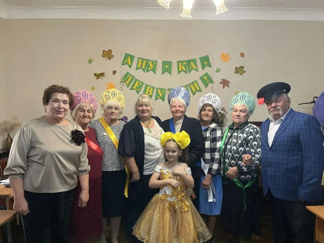 Поддержка активного долголетия: проведение творческого конкурса «А ну-ка, девушки!» в Шахтерске Поддержка активного долголетия: проведение творческого конкурса «А ну-ка, девушки!» в Шахтерске