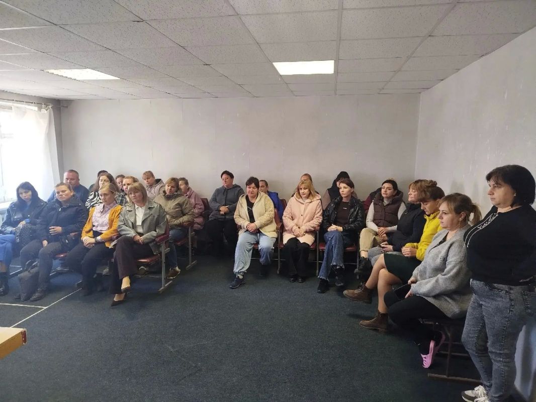 В селе Новозарьевка состоялась рабочая встреча с жителями В селе Новозарьевка состоялась рабочая встреча с жителями