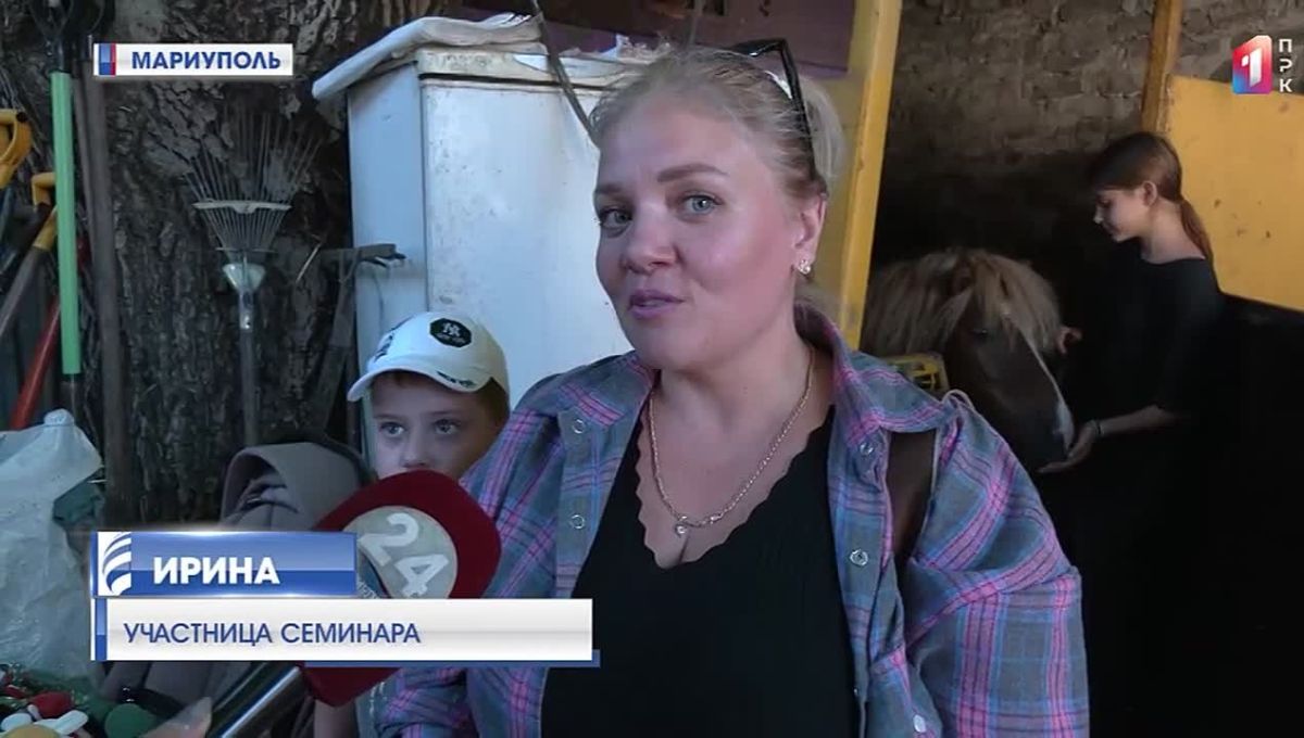 Практика доверия: участники семинара «Народный тренер» учились ухаживать за лошадьми