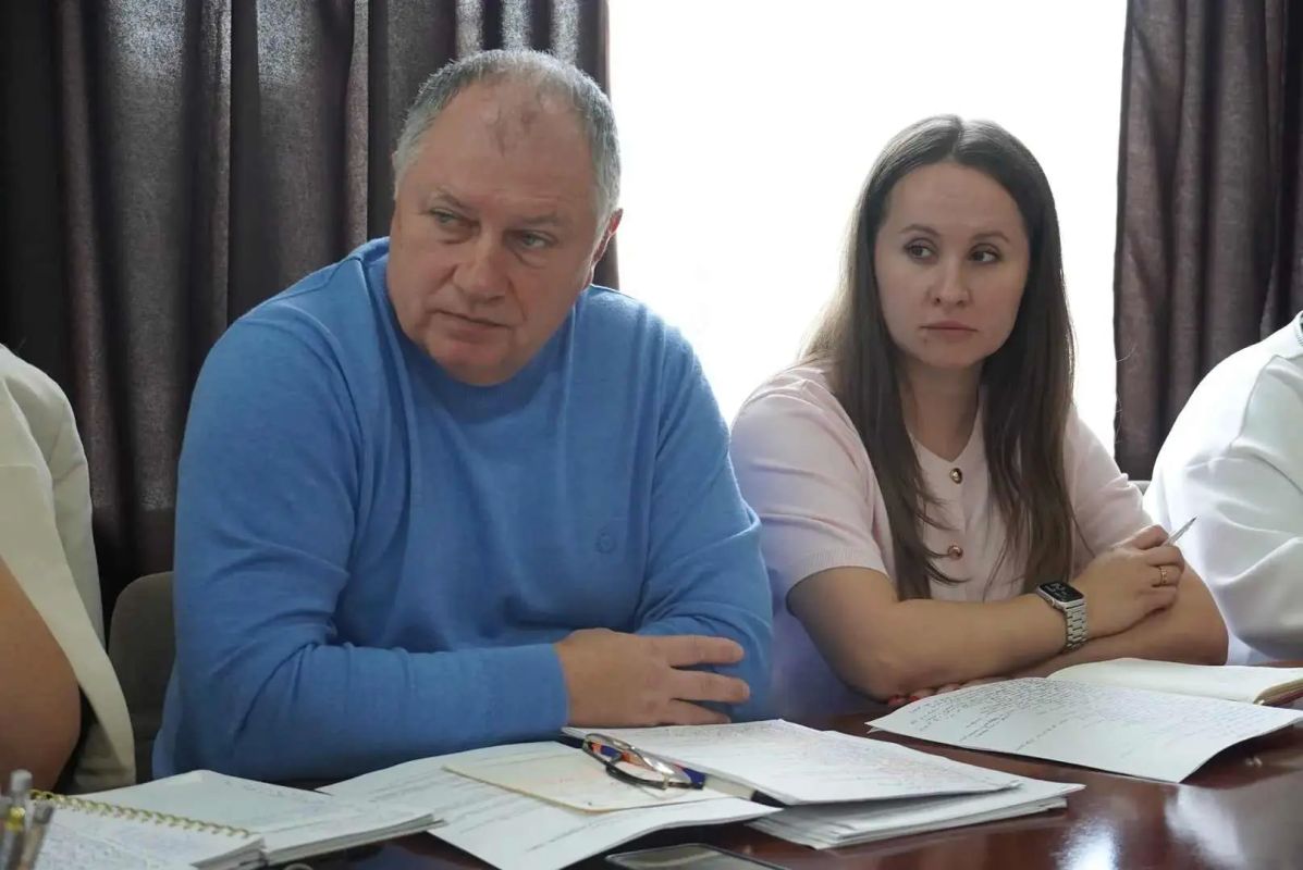 Игорь Мартынов: Провёл малое аппаратное совещание с командой администрации городского округа Енакиево Игорь Мартынов: Провёл малое аппаратное совещание с командой администрации городского округа Енакиево