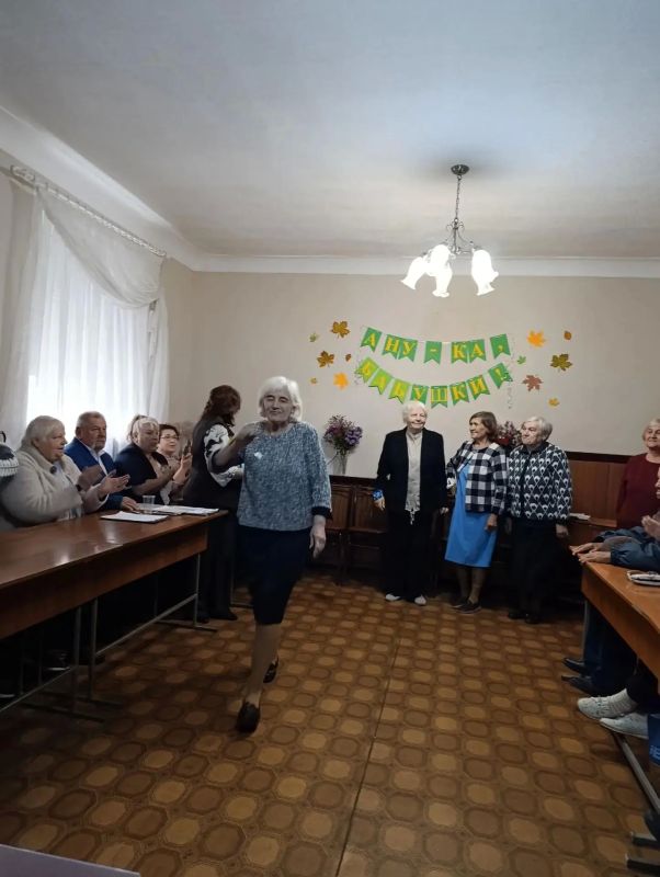 Поддержка активного долголетия: проведение творческого конкурса «А ну-ка, девушки!» в Шахтерске Поддержка активного долголетия: проведение творческого конкурса «А ну-ка, девушки!» в Шахтерске