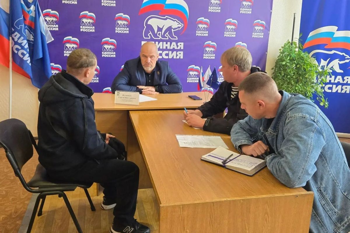 Глава округа провёл личный приём граждан в общественной приёмной Глава округа провёл личный приём граждан в общественной приёмной