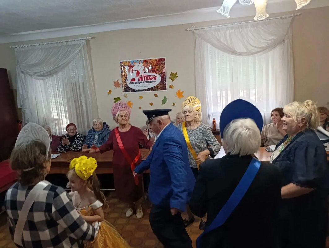 Поддержка активного долголетия: проведение творческого конкурса «А ну-ка, девушки!» в Шахтерске Поддержка активного долголетия: проведение творческого конкурса «А ну-ка, девушки!» в Шахтерске