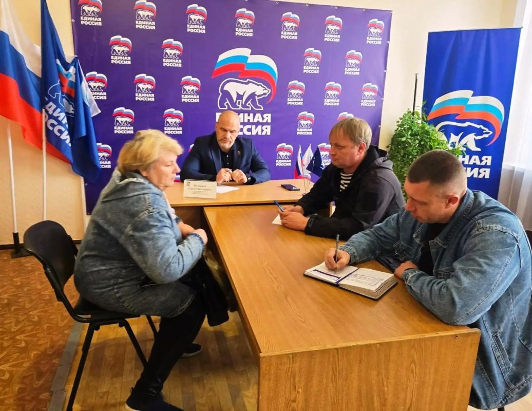 Глава округа провёл личный приём граждан в общественной приёмной Глава округа провёл личный приём граждан в общественной приёмной