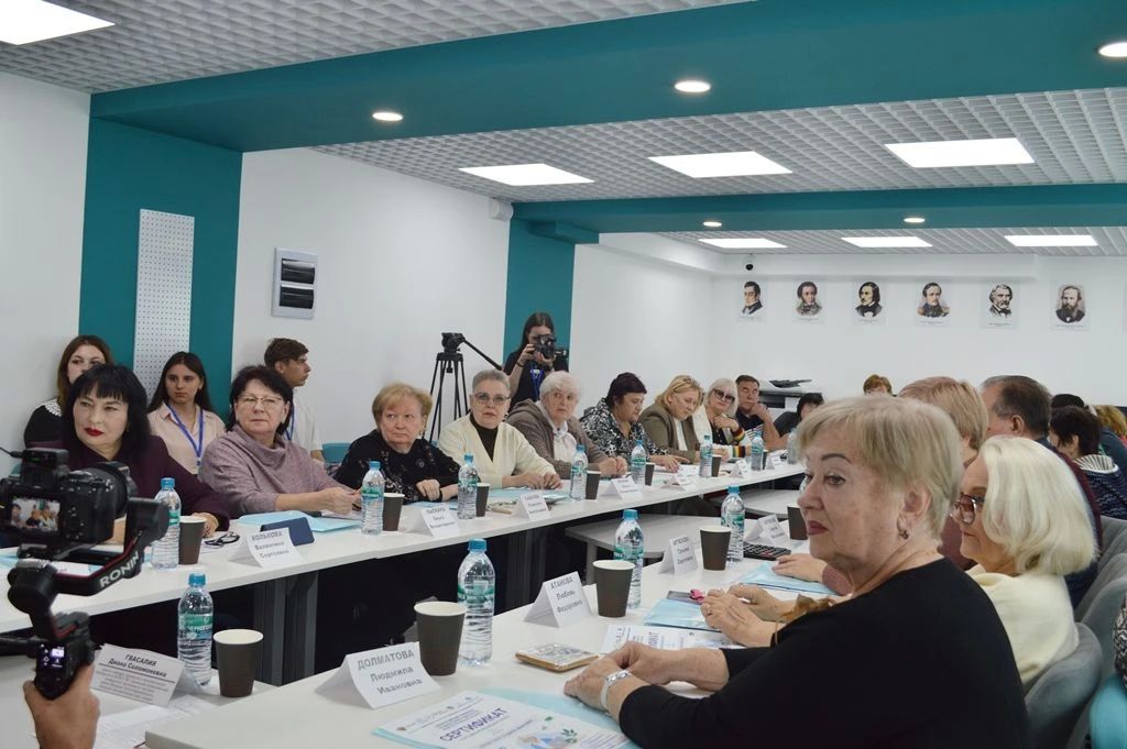 На площадке научнообразовательной лаборатории финансовой грамотности имени С. С. Аптекаря Донецкого национального университета экономики и торговли им. М. ТуганБарановского состоялся региональный этап чемпионата по... На площадке научнообразовательной лаборатории финансовой грамотности имени С. С. Аптекаря Донецкого национального университета экономики и торговли им. М. ТуганБарановского состоялся региональный этап чемпионата по...