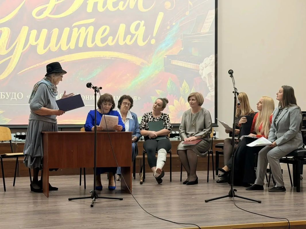 5 октября в ДШИ «Симфония Приморья» прошла юмористическая программа «И в шутку, и всерьёз», посвящённая Дню учителя 5 октября в ДШИ «Симфония Приморья» прошла юмористическая программа «И в шутку, и всерьёз», посвящённая Дню учителя