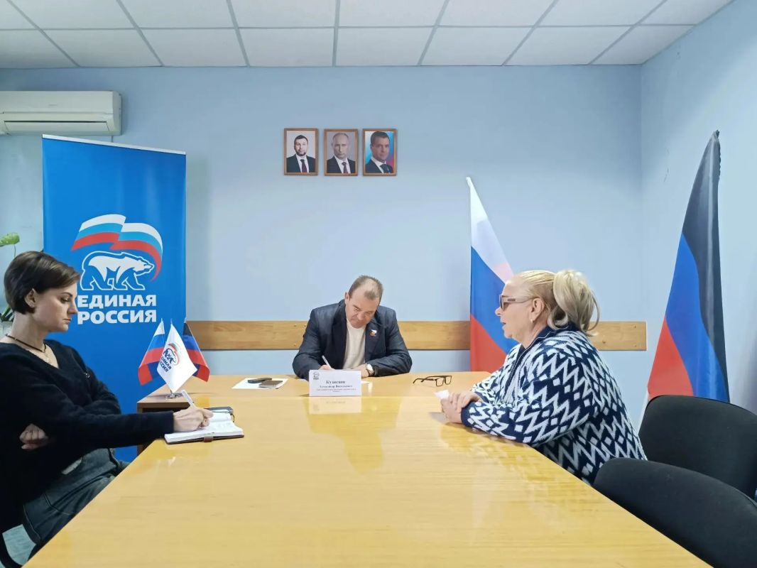 Приём граждан в Иловайске. Сегодня, 6 октября, глава муниципального образования городской округ Иловайск Александр Васильевич Кузнецов провёл личный приём граждан Приём граждан в Иловайске. Сегодня, 6 октября, глава муниципального образования городской округ Иловайск Александр Васильевич Кузнецов провёл личный приём граждан