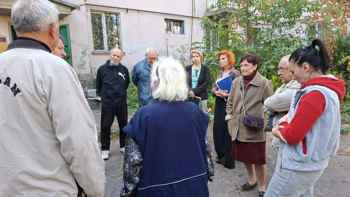 Валентин Левченко: Сегодня состоялась встреча с жителями дома по улице Буслаева по коллективному обращению Валентин Левченко: Сегодня состоялась встреча с жителями дома по улице Буслаева по коллективному обращению