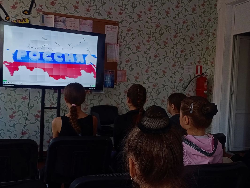 5 октября, в стенах Дворца культуры им. Воровского с целью реализации проекта Единой России «Культура малой Родины» состоялся особенный показ — цикл фильмов под названием «Герои нашего времени: истории, которые нас...