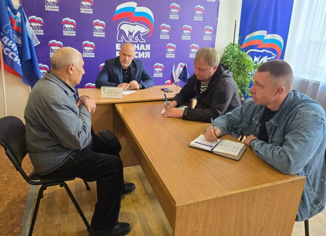 Глава округа провёл личный приём граждан в общественной приёмной Глава округа провёл личный приём граждан в общественной приёмной