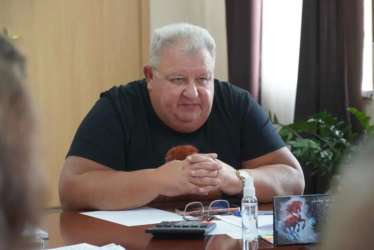 Игорь Мартынов: Провёл малое аппаратное совещание с командой администрации городского округа Енакиево Игорь Мартынов: Провёл малое аппаратное совещание с командой администрации городского округа Енакиево