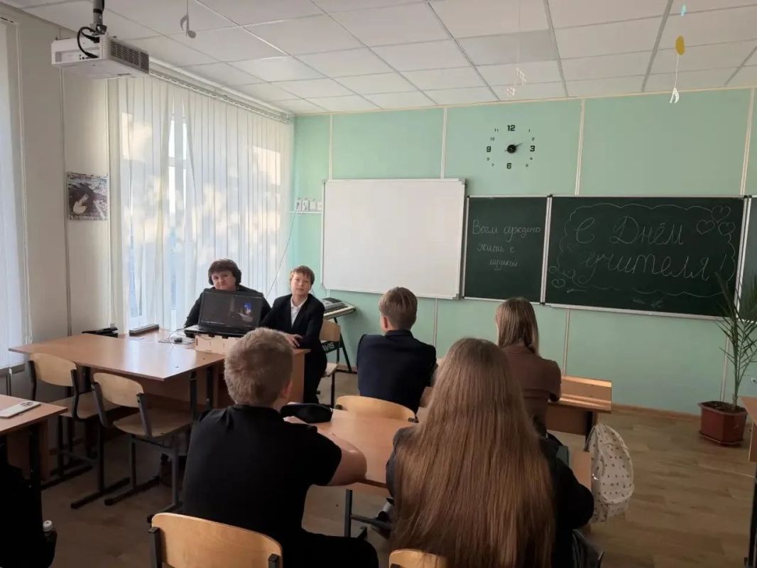 Наталья Великодная: 5 октября, в Тельмановской гимназии прошли занятия цикла «Разговоры о важном» — сразу две темы, и обе оказались по-настоящему глубокими Наталья Великодная: 5 октября, в Тельмановской гимназии прошли занятия цикла «Разговоры о важном» — сразу две темы, и обе оказались по-настоящему глубокими