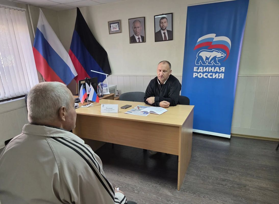 В общественной приёмной прошёл приём депутата городского совета