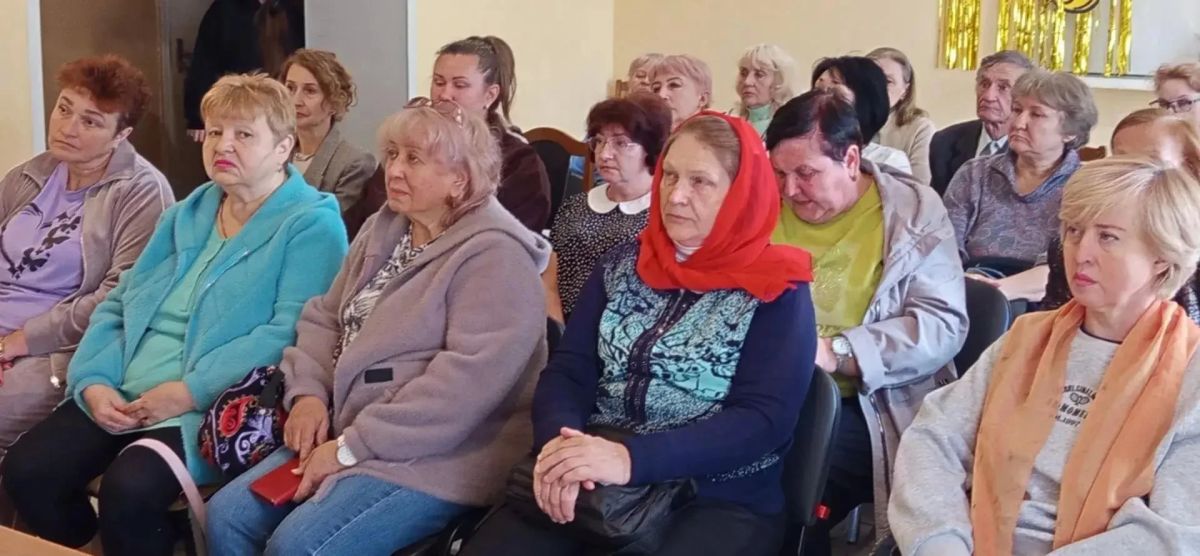В Центре социального обслуживания Горловки отметили день памяти святых мучениц Веры, Надежды, Любови и матери их Софии В Центре социального обслуживания Горловки отметили день памяти святых мучениц Веры, Надежды, Любови и матери их Софии