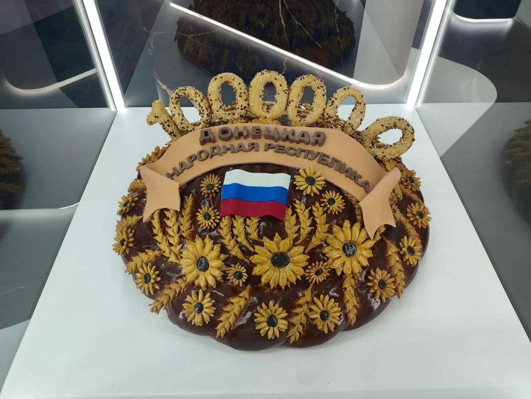 Донбасс на блюдечке: что покажет ДНР на главной сельскохозяйственной выставке РФ Сегодня в московском «Тимирязев центре» началась выставка «Золотая осень». Свои экспозиции представили 19 регионов, включая ДНР Донбасс на блюдечке: что покажет ДНР на главной сельскохозяйственной выставке РФ Сегодня в московском «Тимирязев центре» началась выставка «Золотая осень». Свои экспозиции представили 19 регионов, включая ДНР