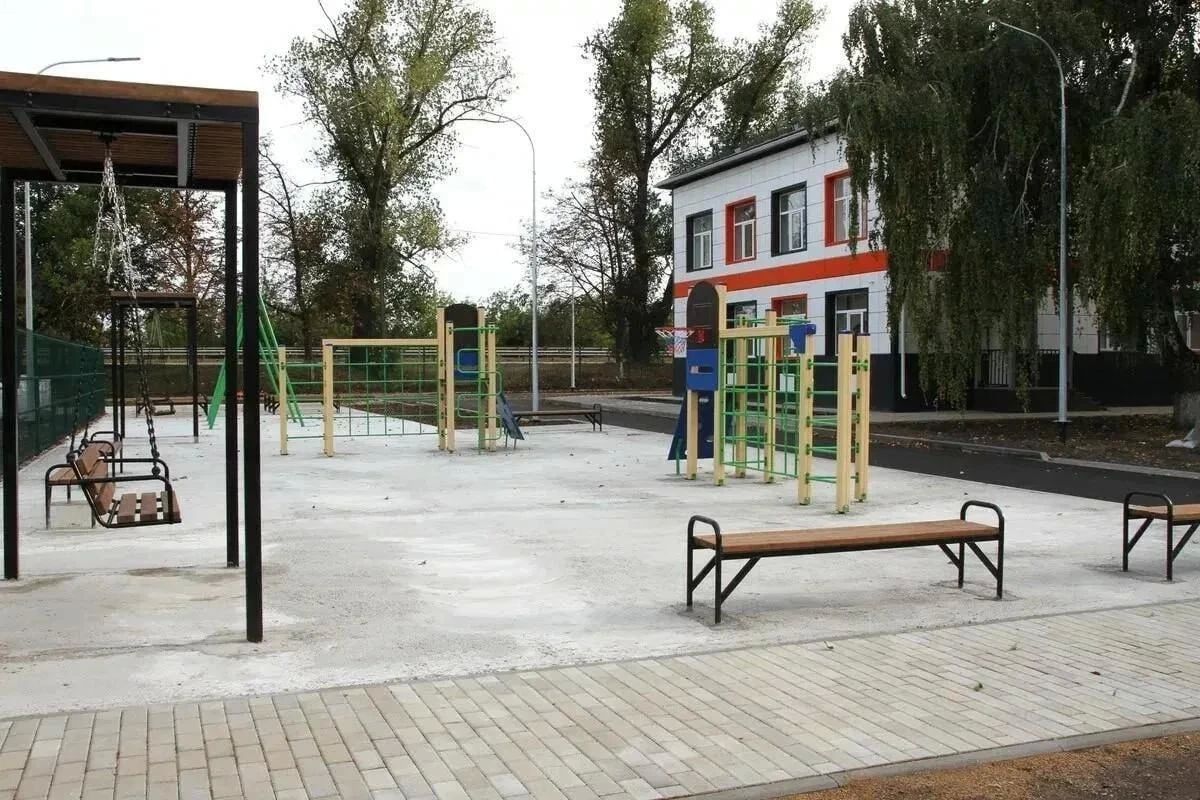 Олег Трофимов: В Докучаевске завершили капитальный ремонт Еленовской школы №2 Олег Трофимов: В Докучаевске завершили капитальный ремонт Еленовской школы №2