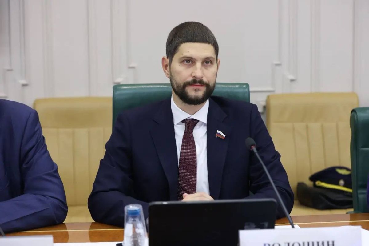 Александр Волошин: #работа_в_СФ. Сегодня в Совете Федерации совместно с депутатом Государственной Думы от Запорожской области Дмитрием Вороной провели совещание на тему «Реализация государственной политики и... Александр Волошин: #работа_в_СФ. Сегодня в Совете Федерации совместно с депутатом Государственной Думы от Запорожской области Дмитрием Вороной провели совещание на тему «Реализация государственной политики и...