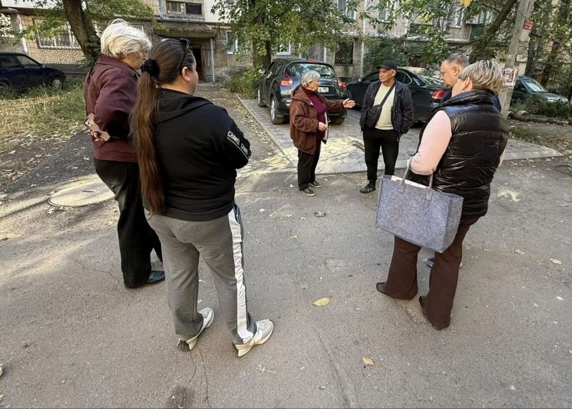 Иван Адамец: В Куйбышевском районе прошла адресная встреча с жителями дома №21 по улице Валерия Арсенова Иван Адамец: В Куйбышевском районе прошла адресная встреча с жителями дома №21 по улице Валерия Арсенова