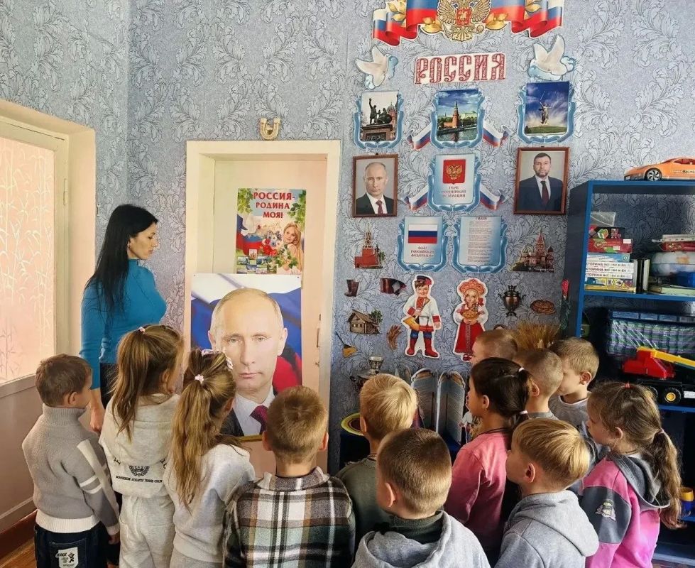 Наталья Бегуненко: 7 октября в ГБДОУ «Детский сад № 313 г. о. Донецк» ДНР состоялась познавательная беседа «Моя Россия — мой Президент», приуроченная ко дню рождения Президента Российской Федерации Владимира Владимировича... Наталья Бегуненко: 7 октября в ГБДОУ «Детский сад № 313 г. о. Донецк» ДНР состоялась познавательная беседа «Моя Россия — мой Президент», приуроченная ко дню рождения Президента Российской Федерации Владимира Владимировича...