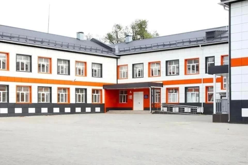 Олег Трофимов: В Докучаевске завершили капитальный ремонт Еленовской школы №2