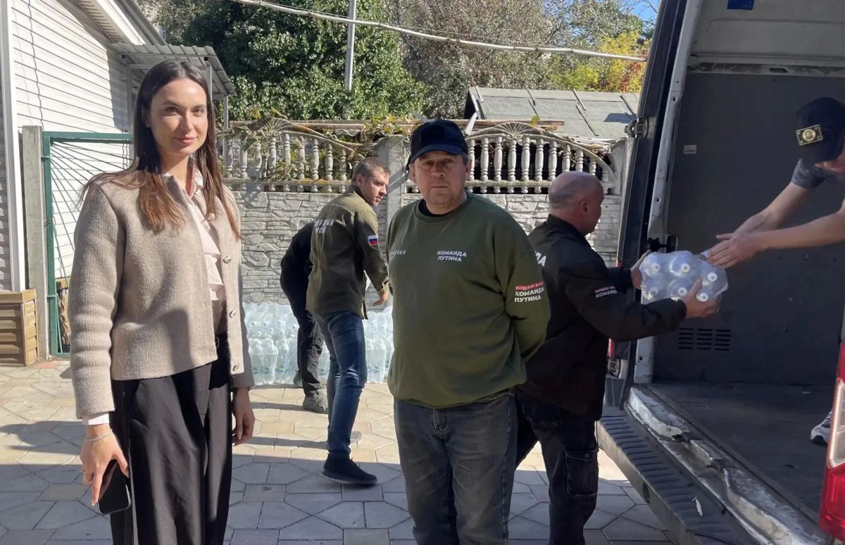 Таисия Чернявская: При содействии Народного Фронта привезли запасы воды для детских социальных учреждений от Боевого братства г. Балашиха Московской области Таисия Чернявская: При содействии Народного Фронта привезли запасы воды для детских социальных учреждений от Боевого братства г. Балашиха Московской области