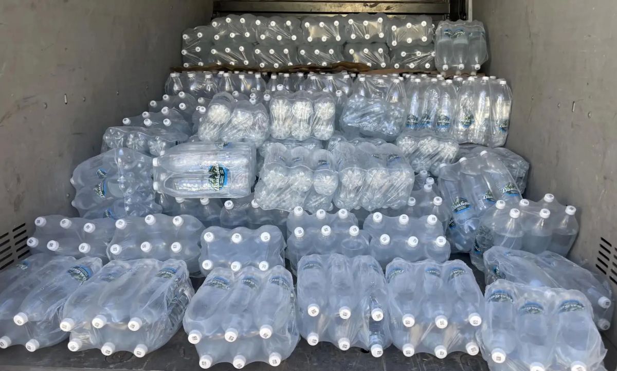 Таисия Чернявская: При содействии Народного Фронта привезли запасы воды для детских социальных учреждений от Боевого братства г. Балашиха Московской области Таисия Чернявская: При содействии Народного Фронта привезли запасы воды для детских социальных учреждений от Боевого братства г. Балашиха Московской области