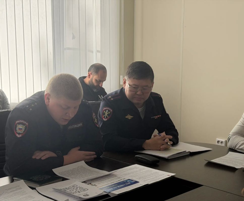В ОМВД России «Волновахский» прошло оперативное совещание по вопросам противодействия мошенничеству В ОМВД России «Волновахский» прошло оперативное совещание по вопросам противодействия мошенничеству
