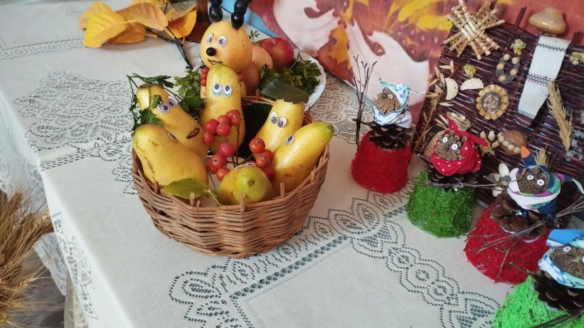 Искусство из урожая: в Зарянском сельском Доме культуры открылась выставка Искусство из урожая: в Зарянском сельском Доме культуры открылась выставка