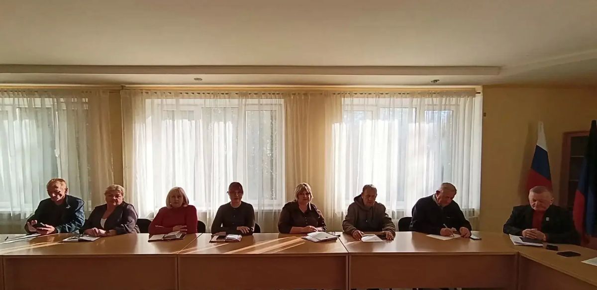 Наталья Бегуненко: Сегодня, 7 октября, руководитель Управы Петровского внутригородского района Администрации г.о. Донецк Бегуненко Наталья Ивановна провела еженедельное аппаратное совещание Наталья Бегуненко: Сегодня, 7 октября, руководитель Управы Петровского внутригородского района Администрации г.о. Донецк Бегуненко Наталья Ивановна провела еженедельное аппаратное совещание