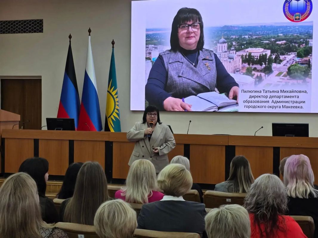 Система образования города функционирует как единая команда, где каждый участник — от педагога до представителя власти — вносит свой вклад в общий результат Система образования города функционирует как единая команда, где каждый участник — от педагога до представителя власти — вносит свой вклад в общий результат