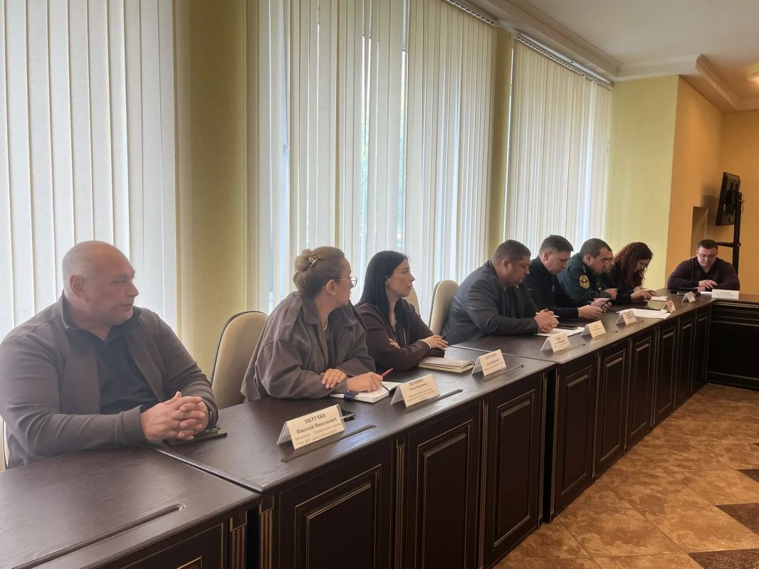 Первый заместитель главы муниципального образования Виктория Рогожина провела еженедельное аппаратное совещание с руководителями ведомств и силовых структур Первый заместитель главы муниципального образования Виктория Рогожина провела еженедельное аппаратное совещание с руководителями ведомств и силовых структур