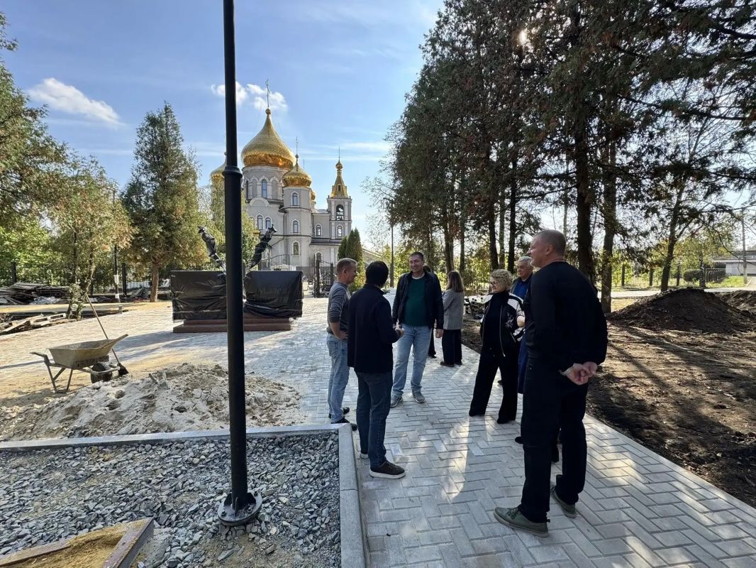В Ждановке активно реализуется проект по созданию Аллеи памяти Героев В Ждановке активно реализуется проект по созданию Аллеи памяти Героев