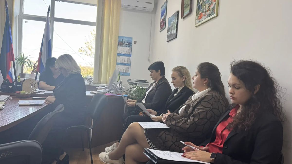 В Мангушском округе заседание комиссии В Мангушском округе заседание комиссии