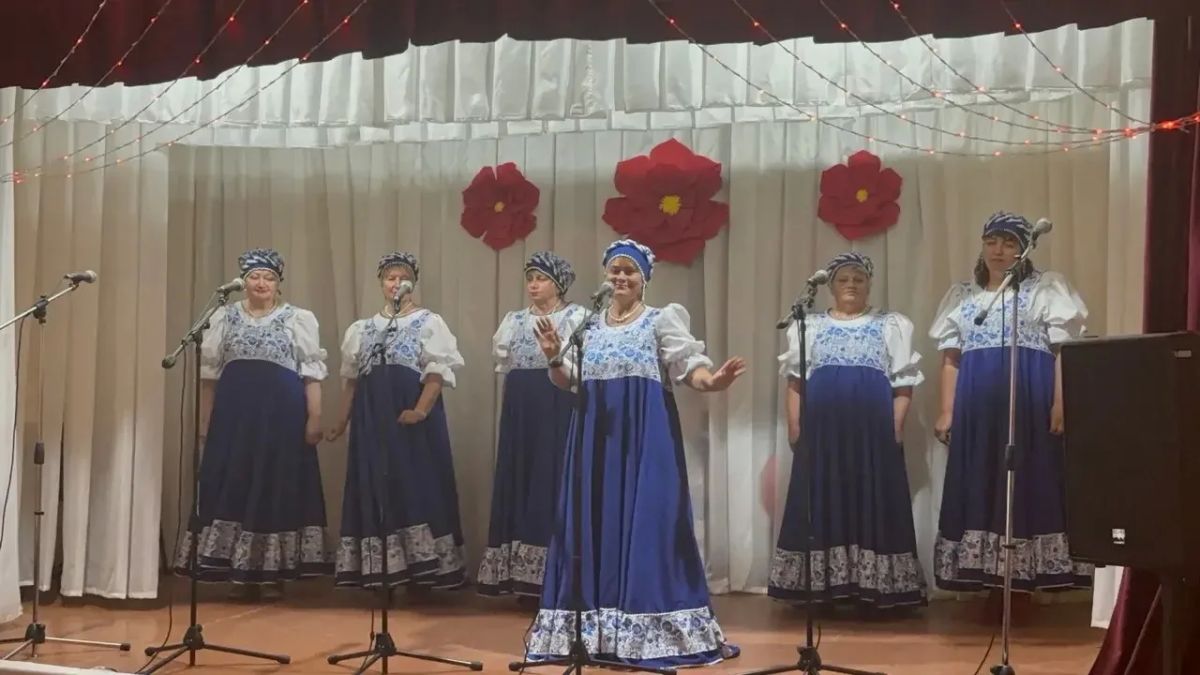 «Культура малой Родины»: Белосарайский СК передал ветвь «Дерева единства»