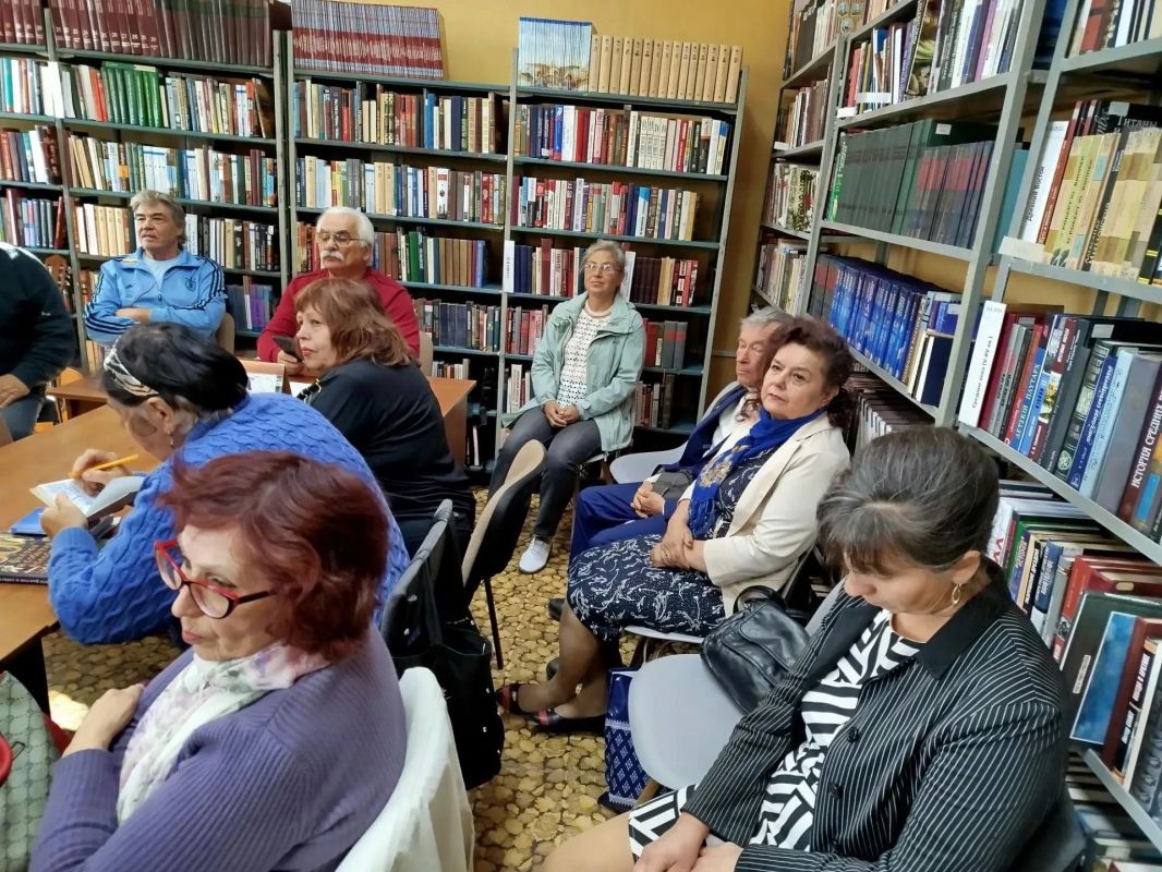 Поэзия, музыка и душевное тепло: как прошел вечер в библиотеке им. Карамзина