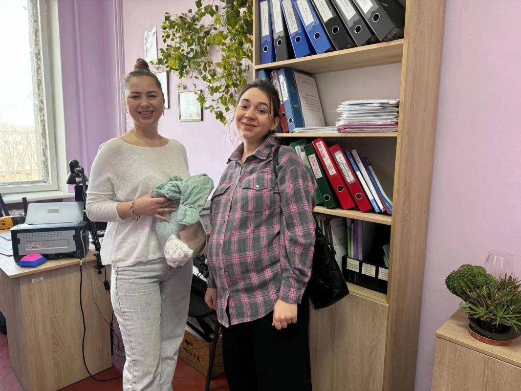 В рамках реализации проекта ВПП «Единая Россия» «Крепкая семья», к Всероссийскому Дню беременных, отделом опеки и попечительства администрации городского округа проведена информационно-просветительская акция, с... В рамках реализации проекта ВПП «Единая Россия» «Крепкая семья», к Всероссийскому Дню беременных, отделом опеки и попечительства администрации городского округа проведена информационно-просветительская акция, с...