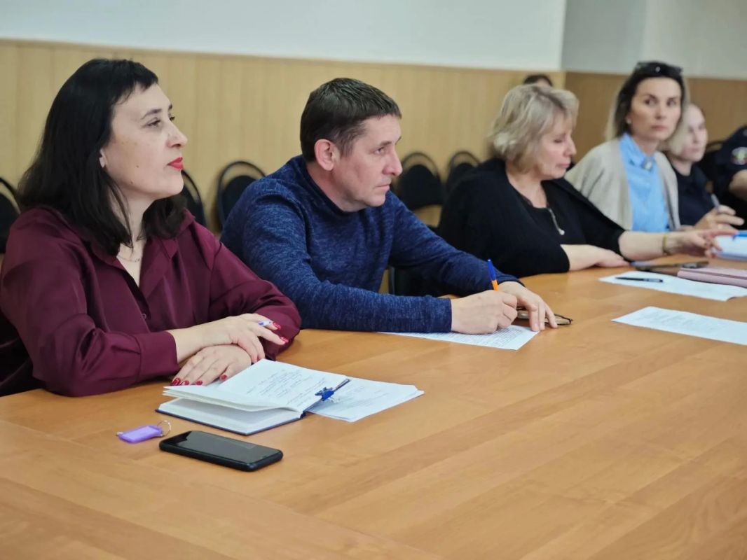 В администрации Дебальцева состоялось заседание межведомственной комиссии по профилактике правонарушений В администрации Дебальцева состоялось заседание межведомственной комиссии по профилактике правонарушений