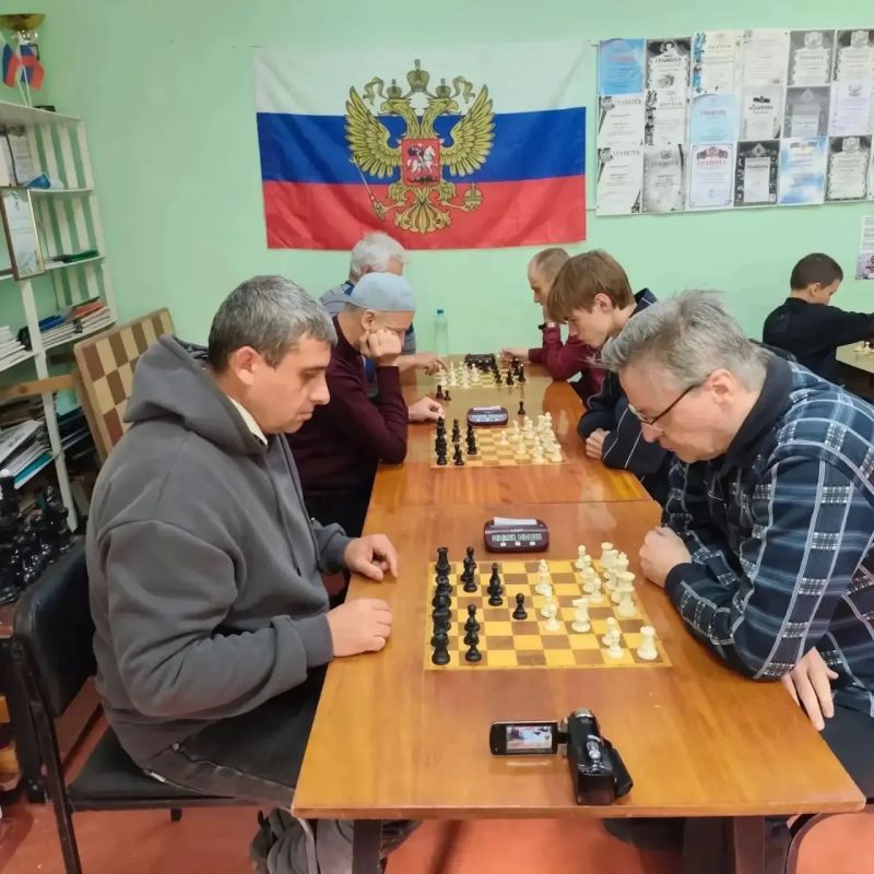В ШШК «Интеллект» состоялся турнир по шахматам посвященный Дню Воссоединения России с Донбассом В ШШК «Интеллект» состоялся турнир по шахматам посвященный Дню Воссоединения России с Донбассом