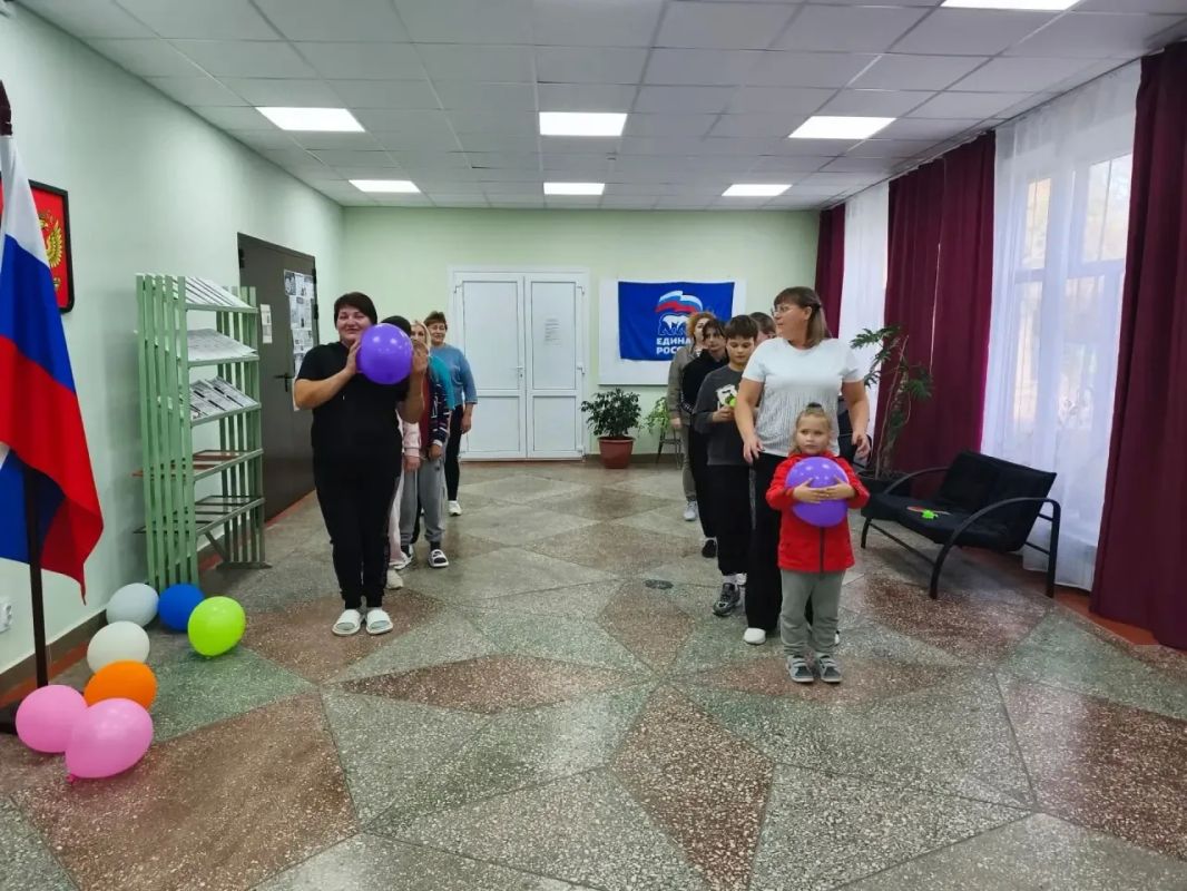 В сельском клубе села Азовское состоялось спортивное мероприятие, приуроченное ко Дню рождения Президента Российской Федерации, — «Здоровое Отечество» В сельском клубе села Азовское состоялось спортивное мероприятие, приуроченное ко Дню рождения Президента Российской Федерации, — «Здоровое Отечество»