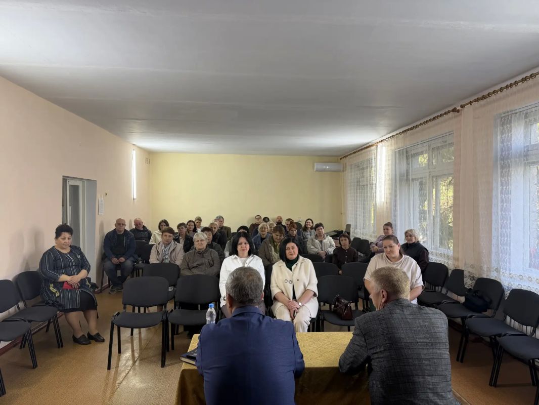 Сергей Юзвинкевич: В рамках рабочего визита Министра культуры Донецкой Народной Республики Желтякова М. В. в Володарский муниципальный округ посетили МКУДО «Володарская детская музыкальная школа им. Д. К. Патричи» и... Сергей Юзвинкевич: В рамках рабочего визита Министра культуры Донецкой Народной Республики Желтякова М. В. в Володарский муниципальный округ посетили МКУДО «Володарская детская музыкальная школа им. Д. К. Патричи» и...