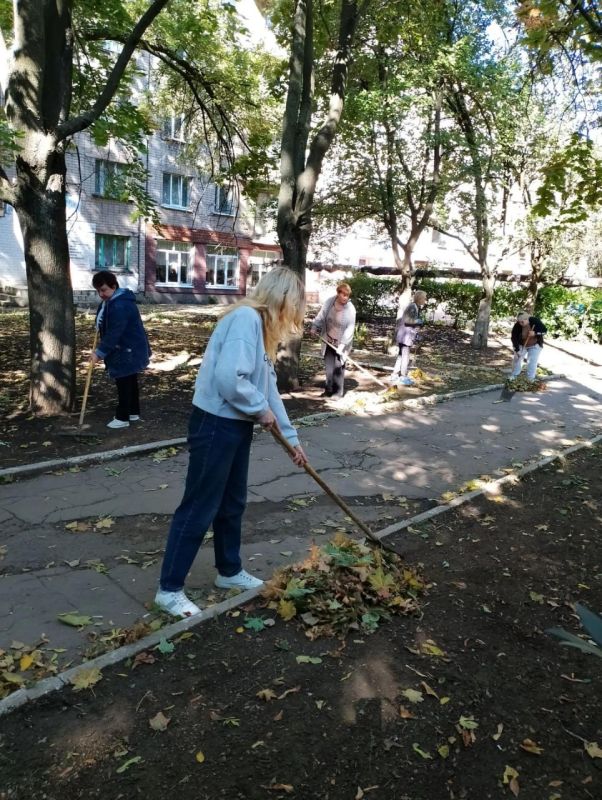 Сегодня, 8 октября 2026 года, в рамках проекта «Городская среда», неравнодушные жители Кировского района приняли участие в традиционной экологической акции «Чистый четверг» Сегодня, 8 октября 2026 года, в рамках проекта «Городская среда», неравнодушные жители Кировского района приняли участие в традиционной экологической акции «Чистый четверг»
