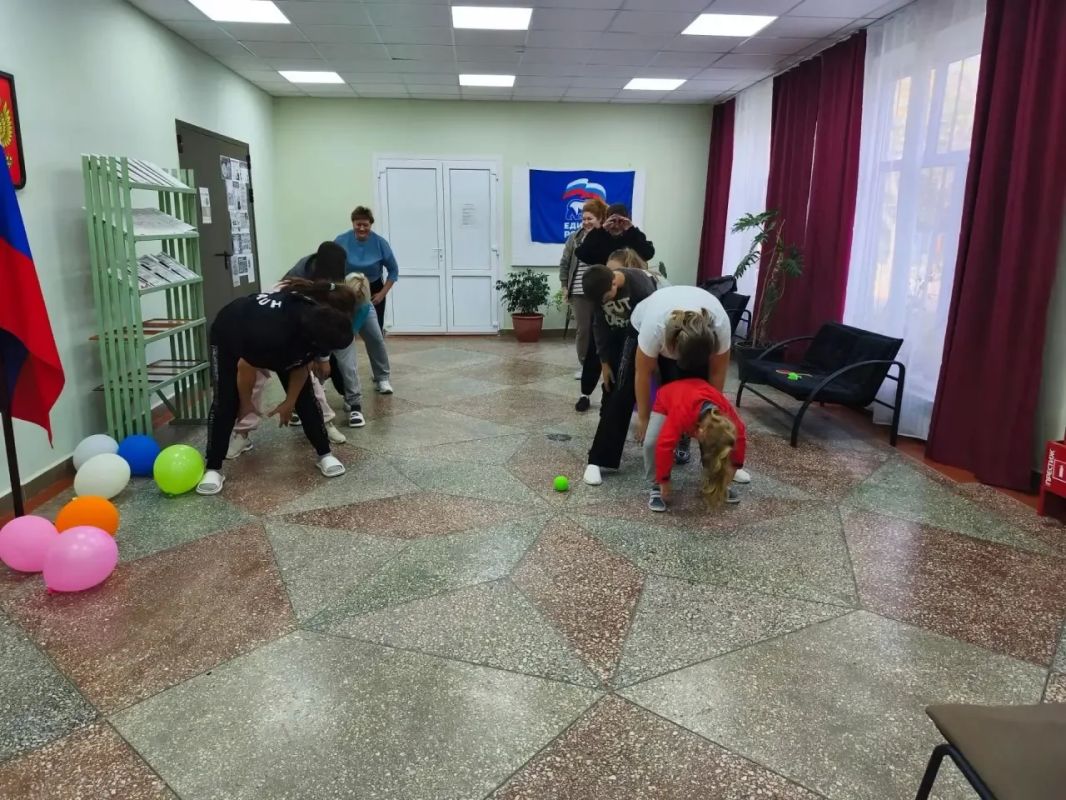 В сельском клубе села Азовское состоялось спортивное мероприятие, приуроченное ко Дню рождения Президента Российской Федерации, — «Здоровое Отечество» В сельском клубе села Азовское состоялось спортивное мероприятие, приуроченное ко Дню рождения Президента Российской Федерации, — «Здоровое Отечество»
