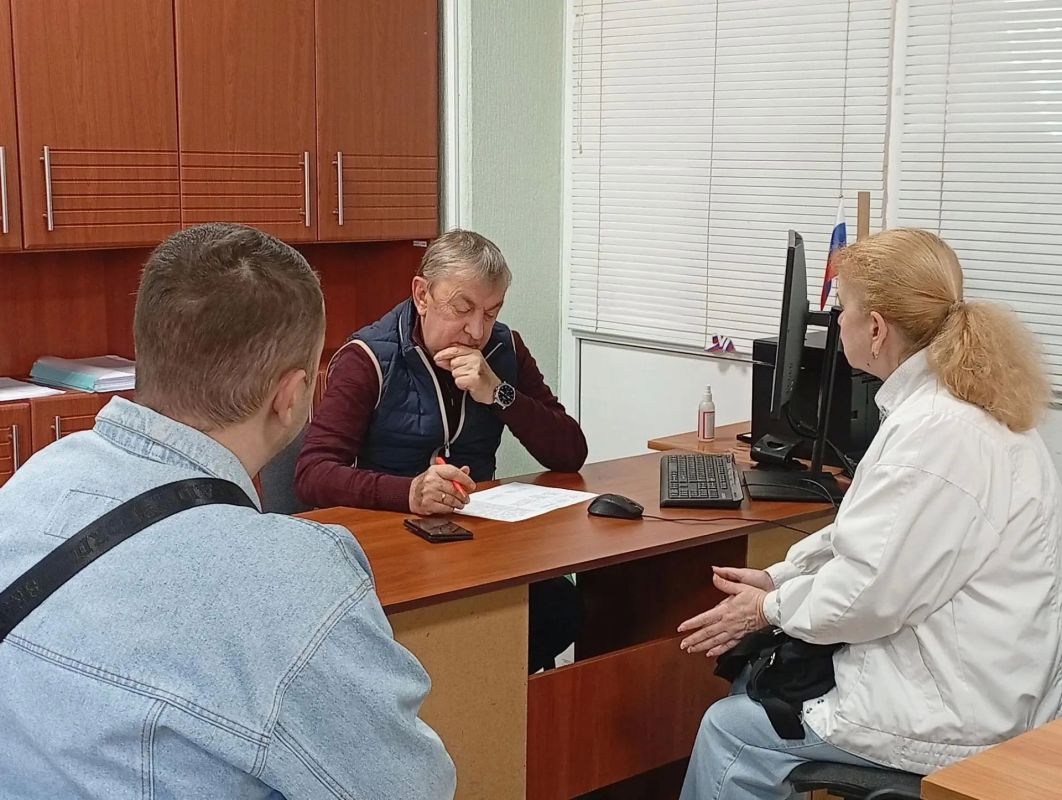 Николай Руппель: Во время очередного личного приема в администрации округа рассмотрел обращения жителей микрорайона «Зорька», дома № 12а по улице Некрасова и улицы Щорса Николай Руппель: Во время очередного личного приема в администрации округа рассмотрел обращения жителей микрорайона «Зорька», дома № 12а по улице Некрасова и улицы Щорса