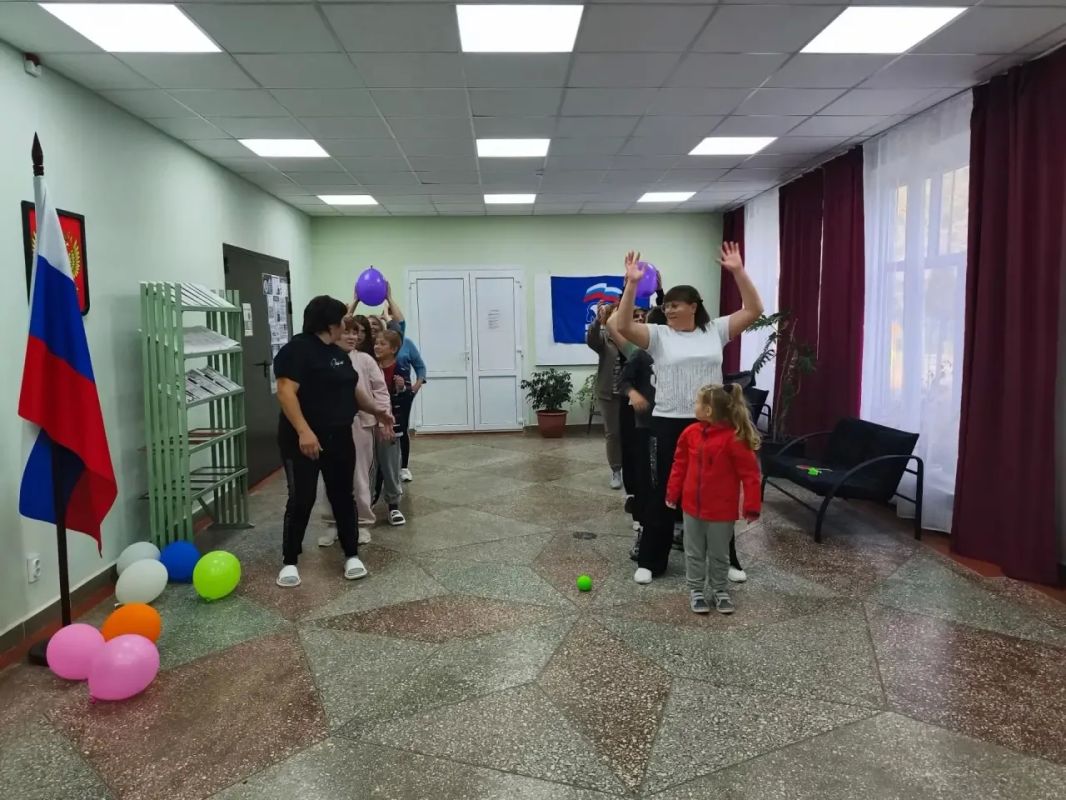 В сельском клубе села Азовское состоялось спортивное мероприятие, приуроченное ко Дню рождения Президента Российской Федерации, — «Здоровое Отечество» В сельском клубе села Азовское состоялось спортивное мероприятие, приуроченное ко Дню рождения Президента Российской Федерации, — «Здоровое Отечество»