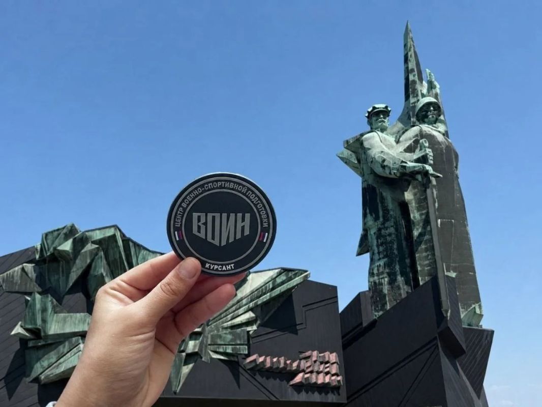 С Днём работников дополнительного образования! С Днём работников дополнительного образования!